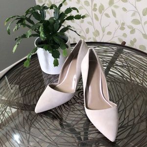 Ann Taylor ivory suede new/never worn dress heels. Size 9 with 3 1/2” heels.